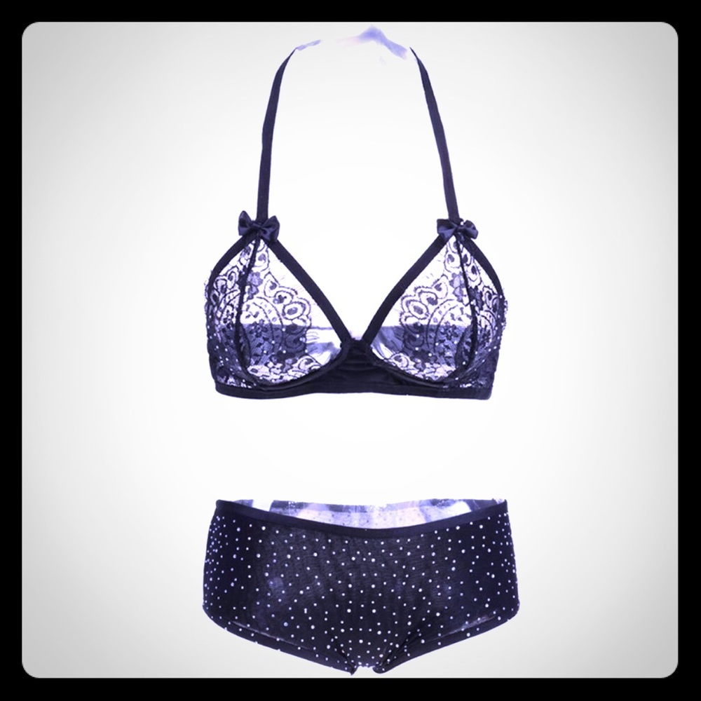Cute black bra and panty set